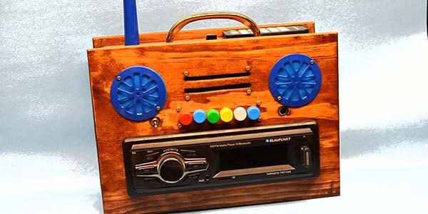 Build a Lunch Box Jukebox